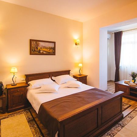 Karlhof Hotel Sebes  Phòng bức ảnh