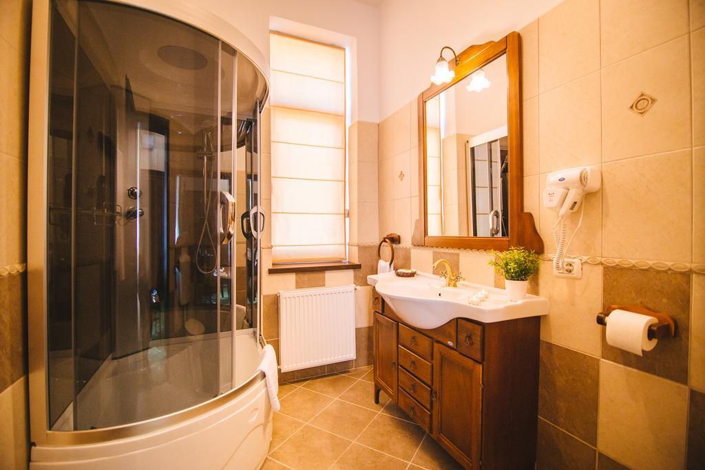 Karlhof Hotel Sebes  Phòng bức ảnh