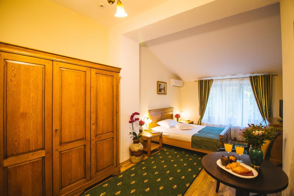 Karlhof Hotel Sebes  Phòng bức ảnh