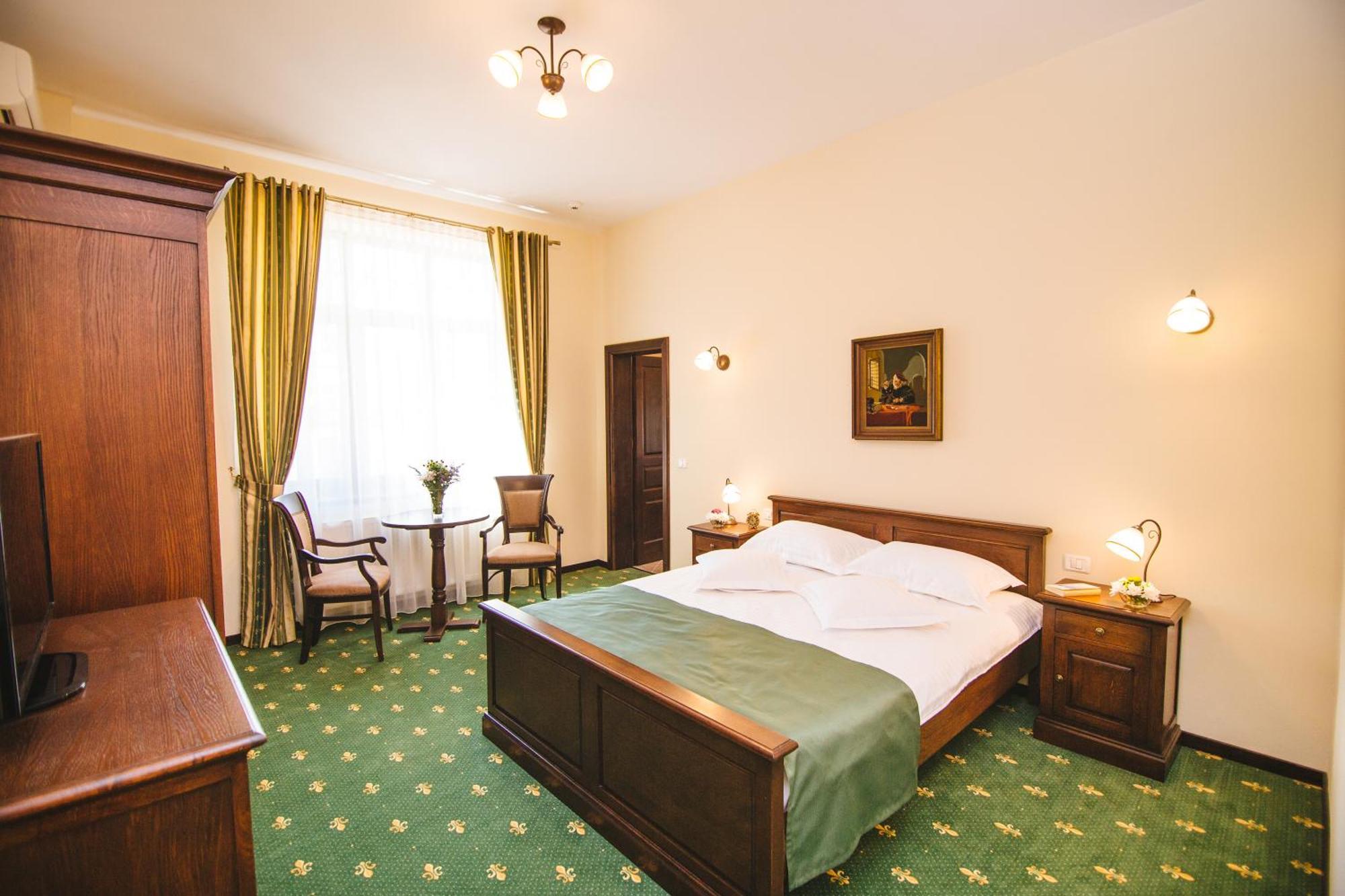 Karlhof Hotel Sebes  Phòng bức ảnh