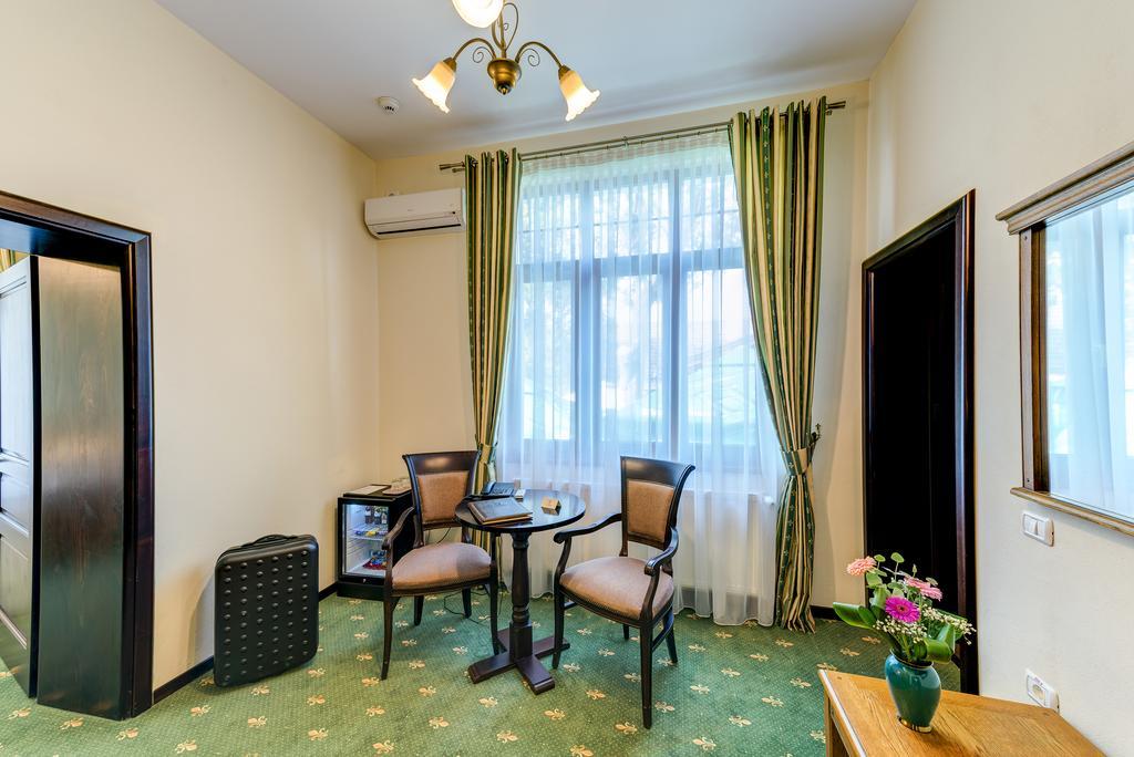 Karlhof Hotel Sebes  Ngoại thất bức ảnh