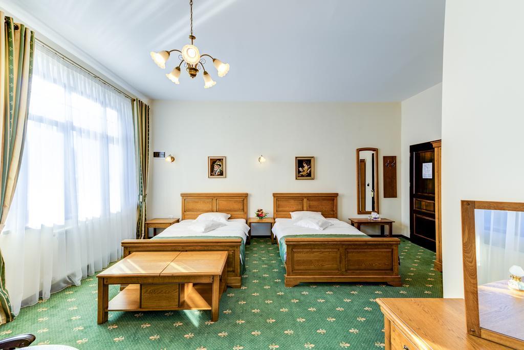 Karlhof Hotel Sebes  Ngoại thất bức ảnh