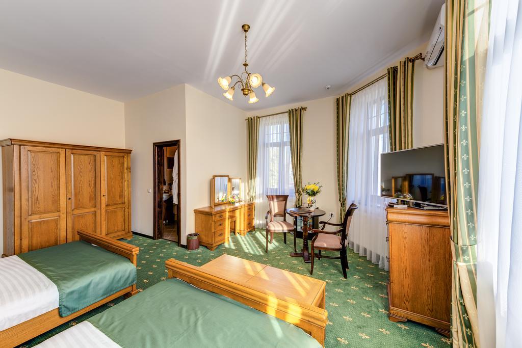 Karlhof Hotel Sebes  Ngoại thất bức ảnh