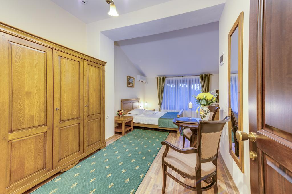 Karlhof Hotel Sebes  Ngoại thất bức ảnh