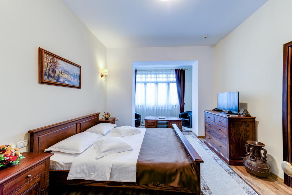 Karlhof Hotel Sebes  Ngoại thất bức ảnh