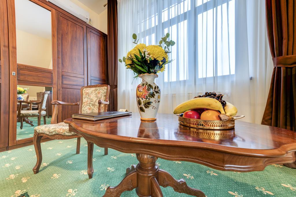 Karlhof Hotel Sebes  Ngoại thất bức ảnh