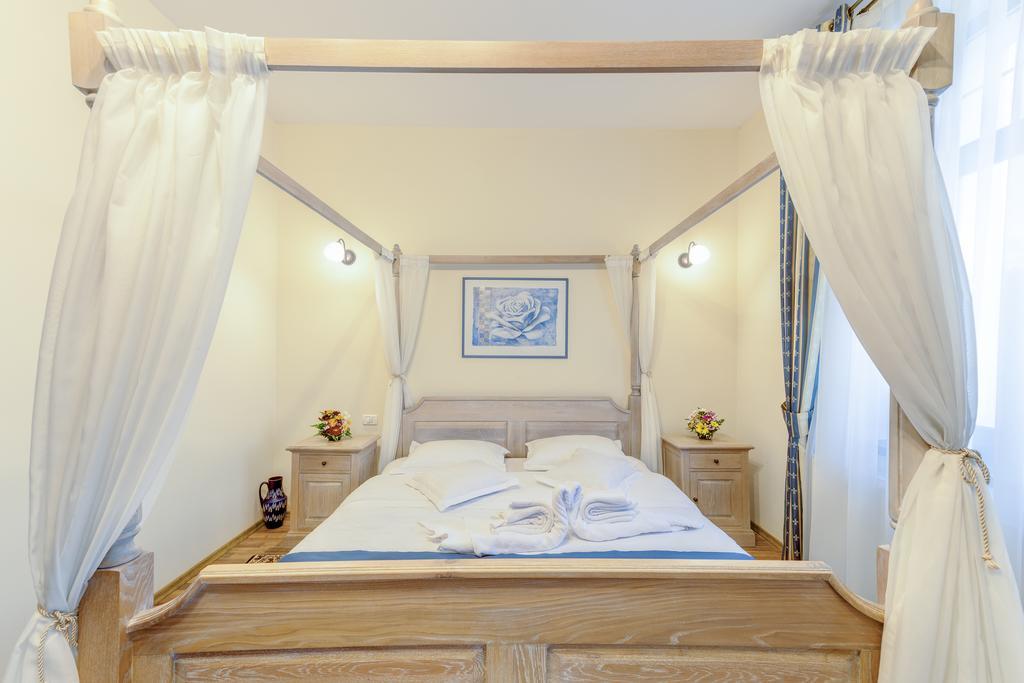 Karlhof Hotel Sebes  Ngoại thất bức ảnh